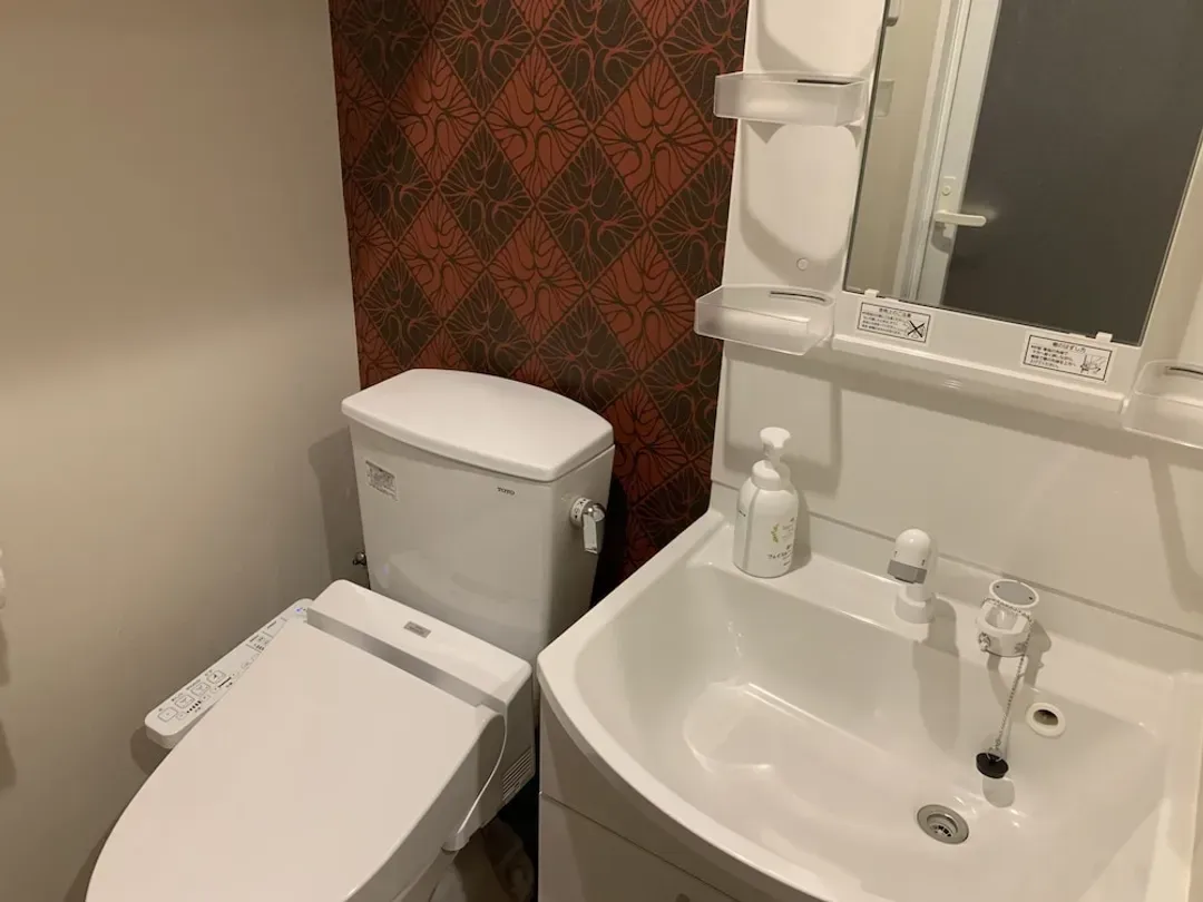 Bathroom sink