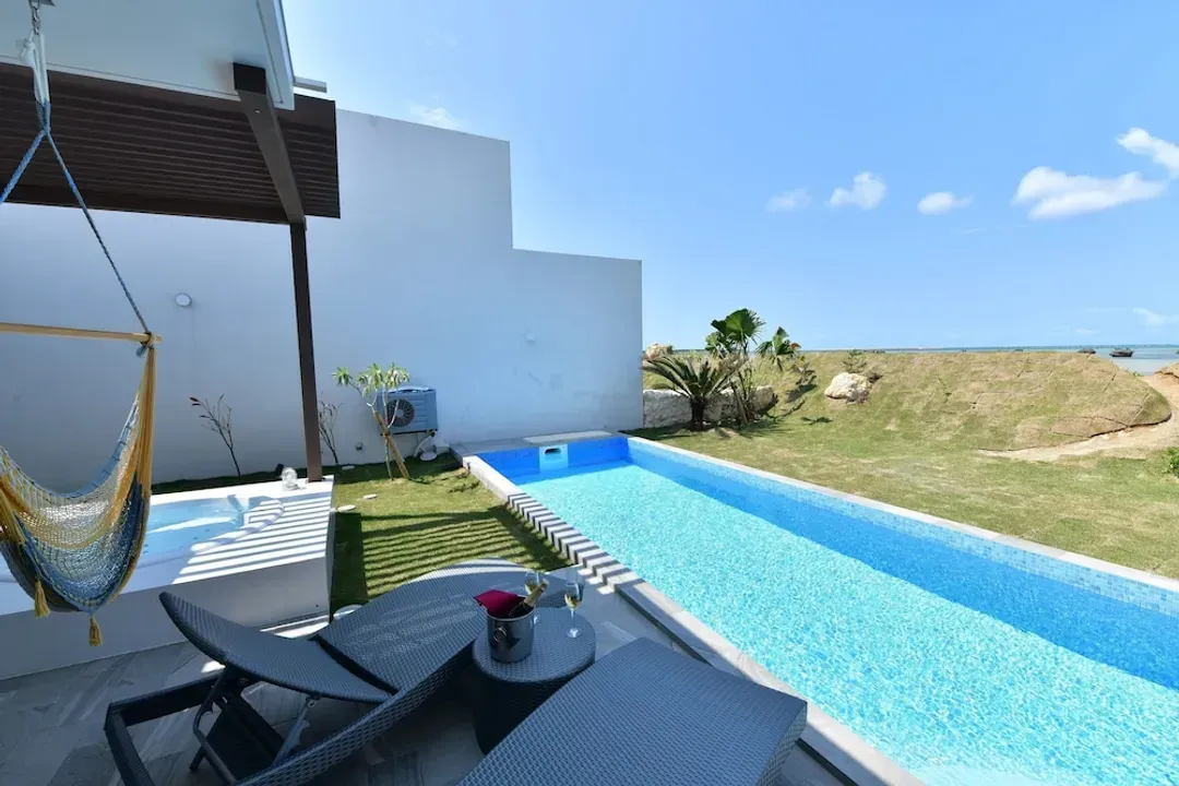 Private pool