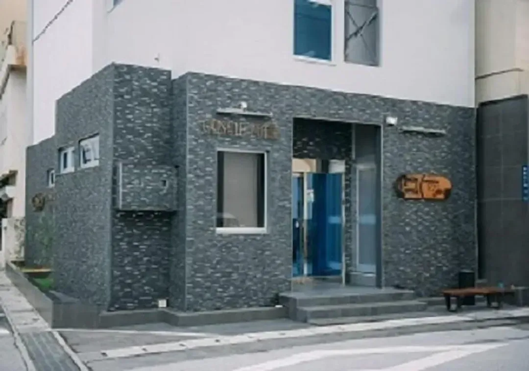 Primary image