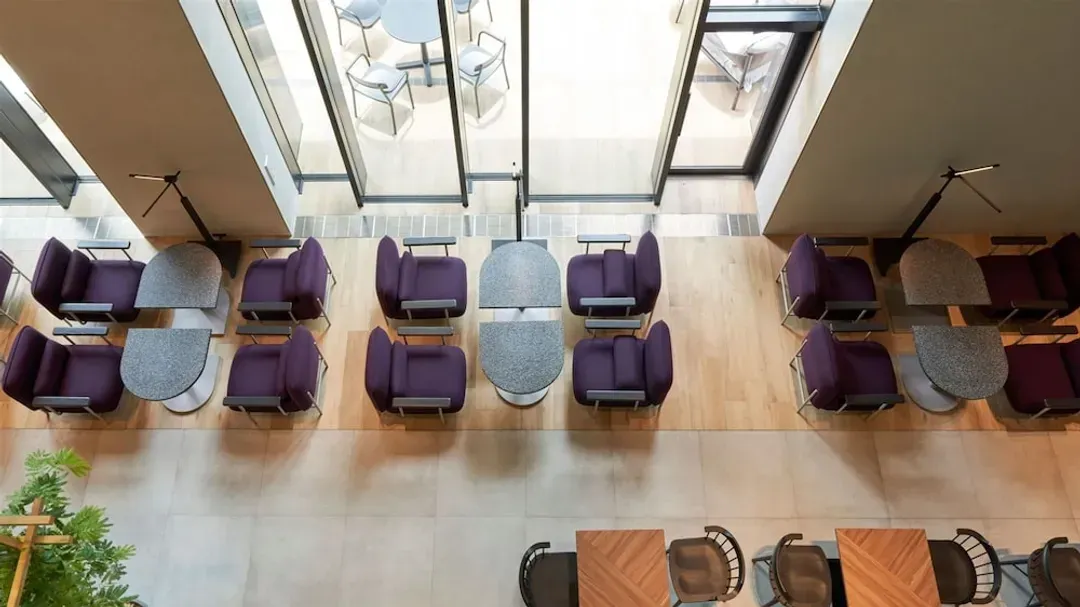 Lobby lounge
