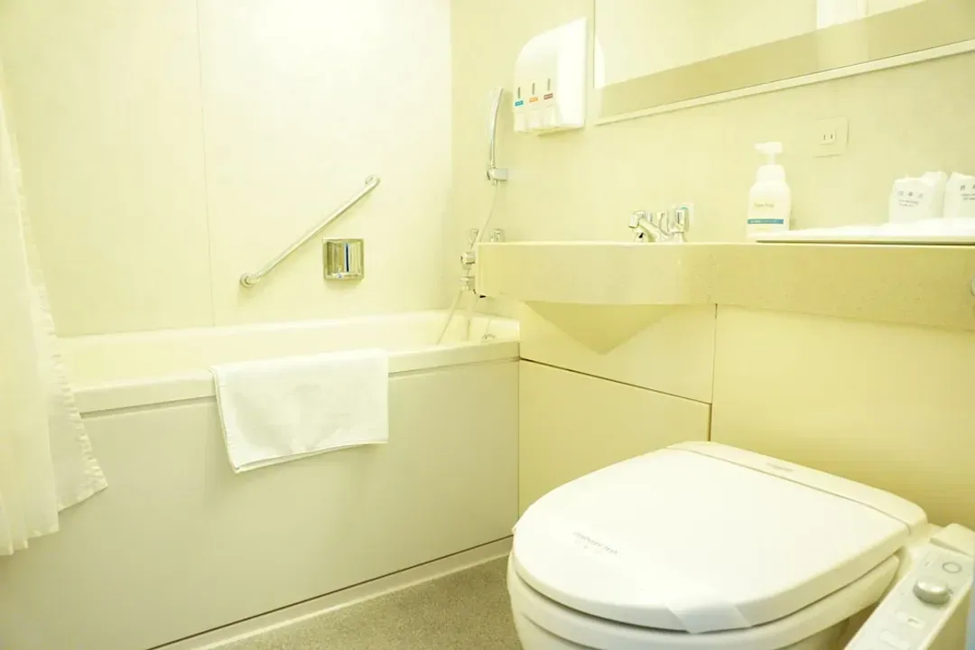 Bathroom amenities