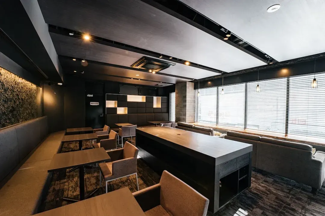 Lobby lounge