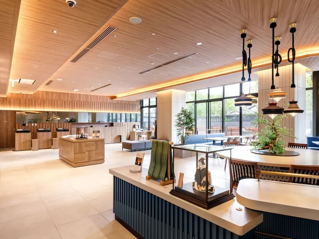 Lobby lounge