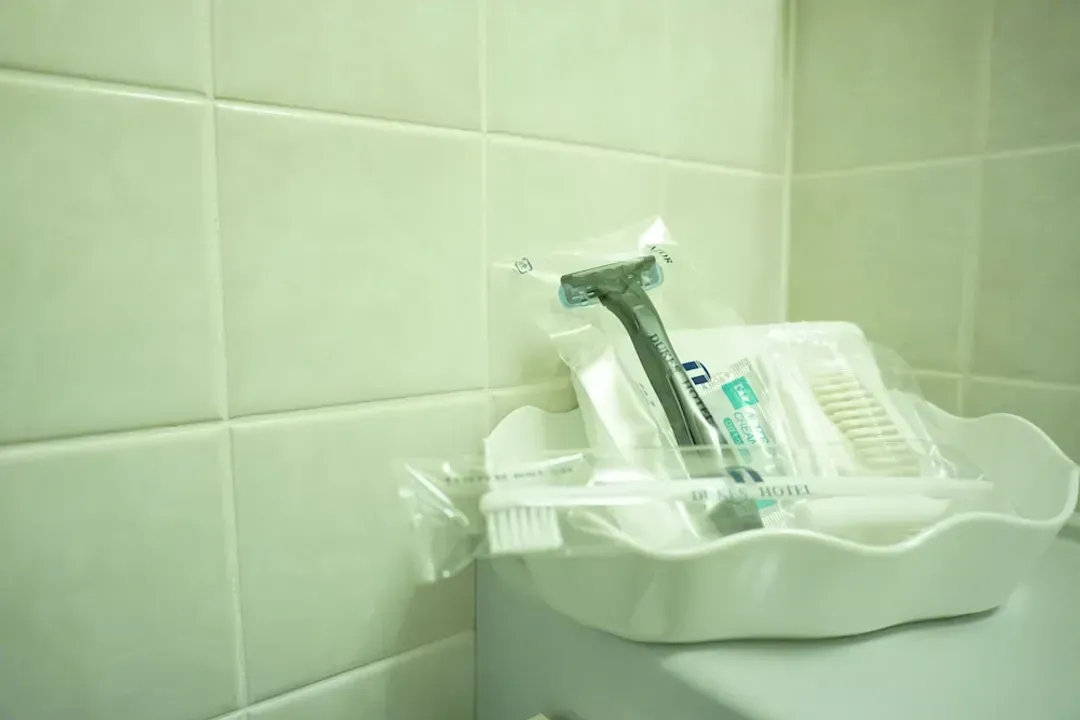 Bathroom amenities