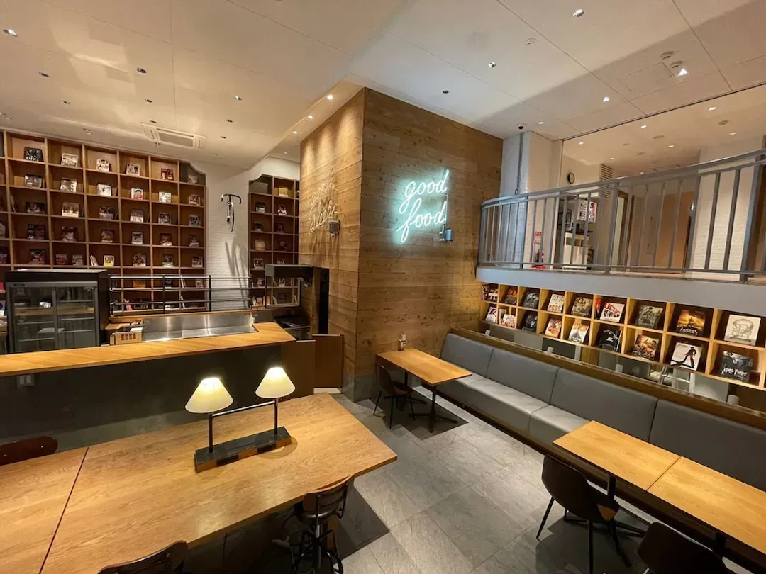 Lobby lounge