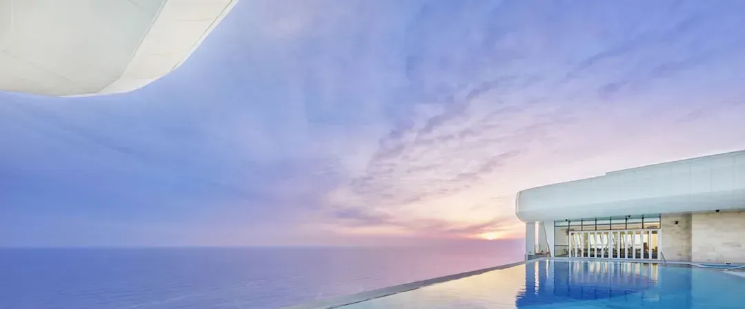 Infinity pool