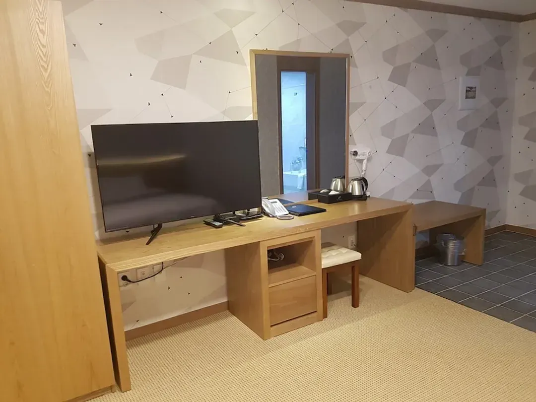 Room amenity