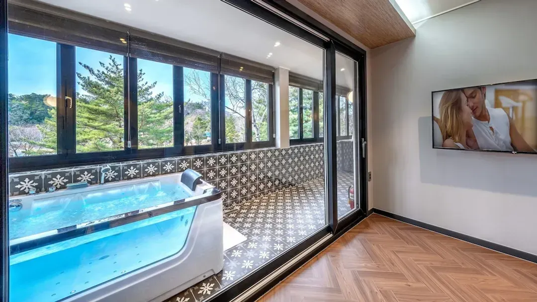 Jetted tub