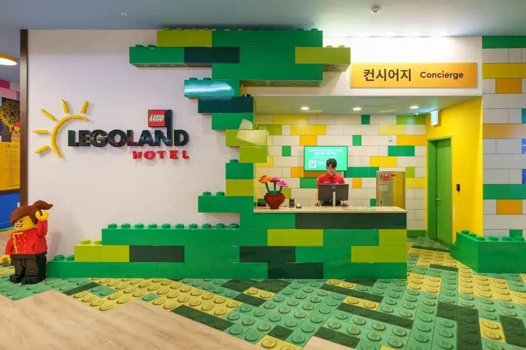 Concierge desk