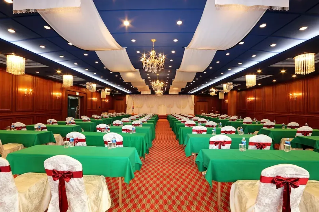 Banquet hall