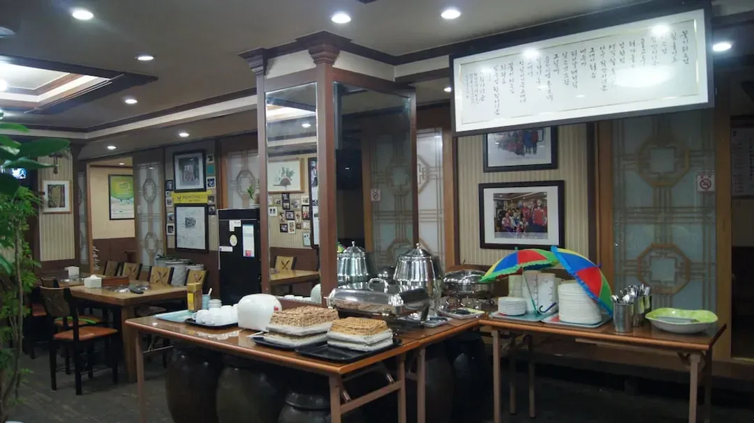 Breakfast area