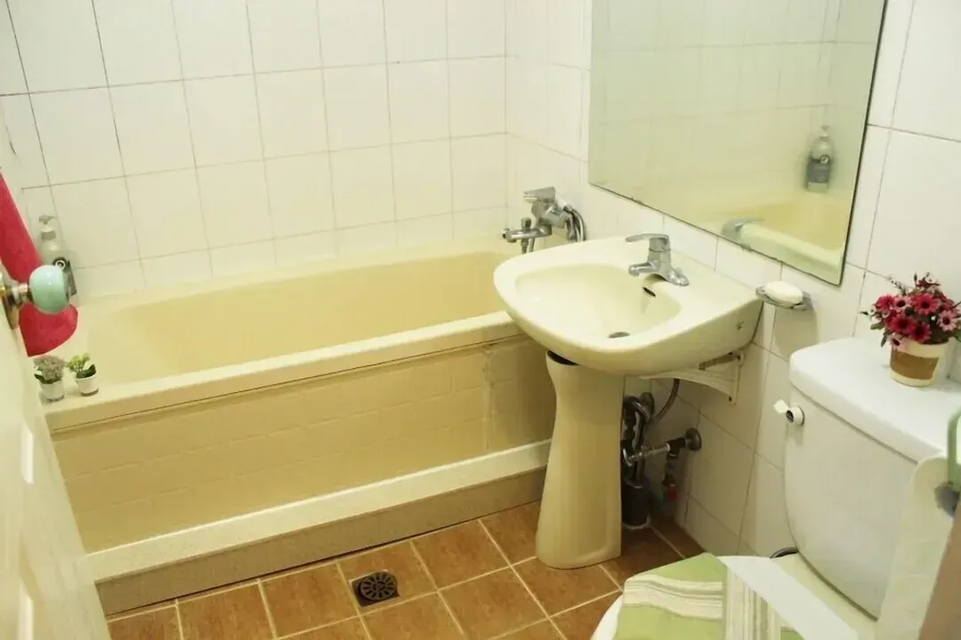 Bathroom sink