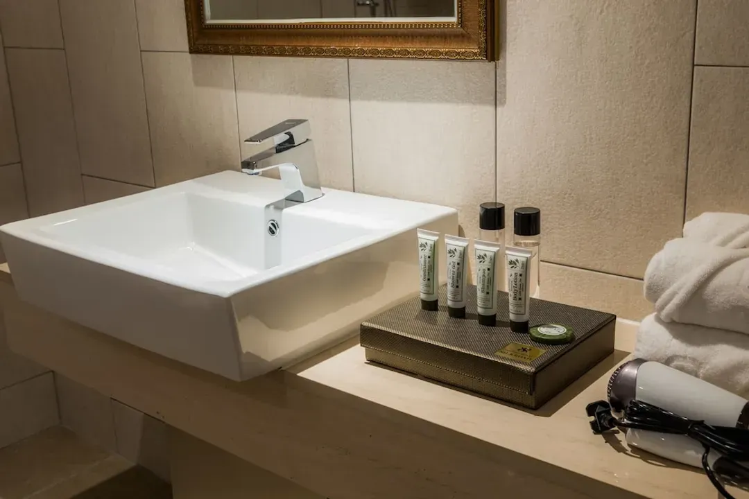 Bathroom amenities