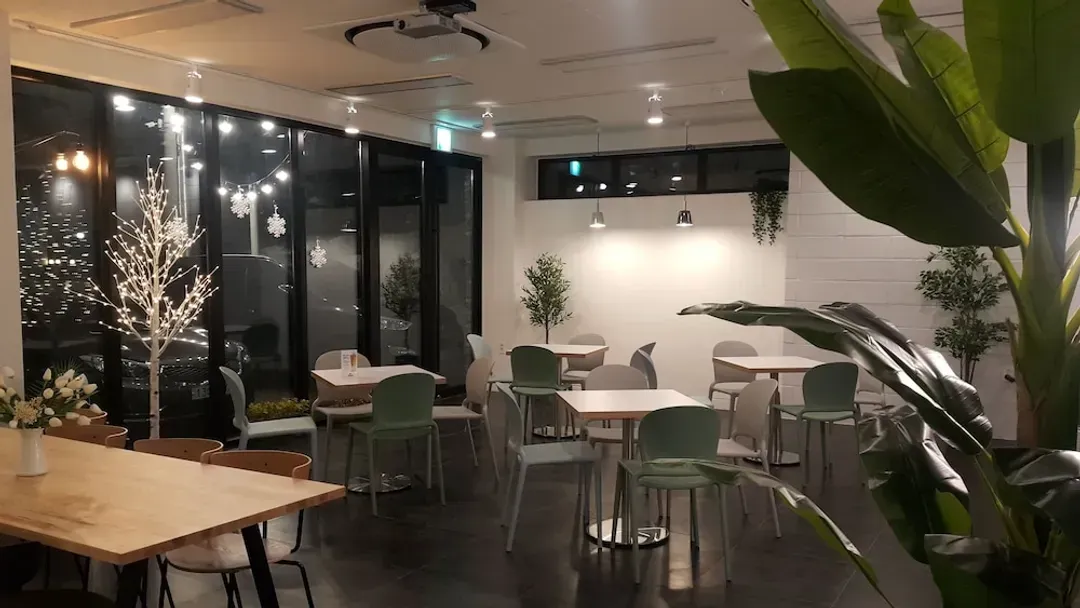 Lobby lounge