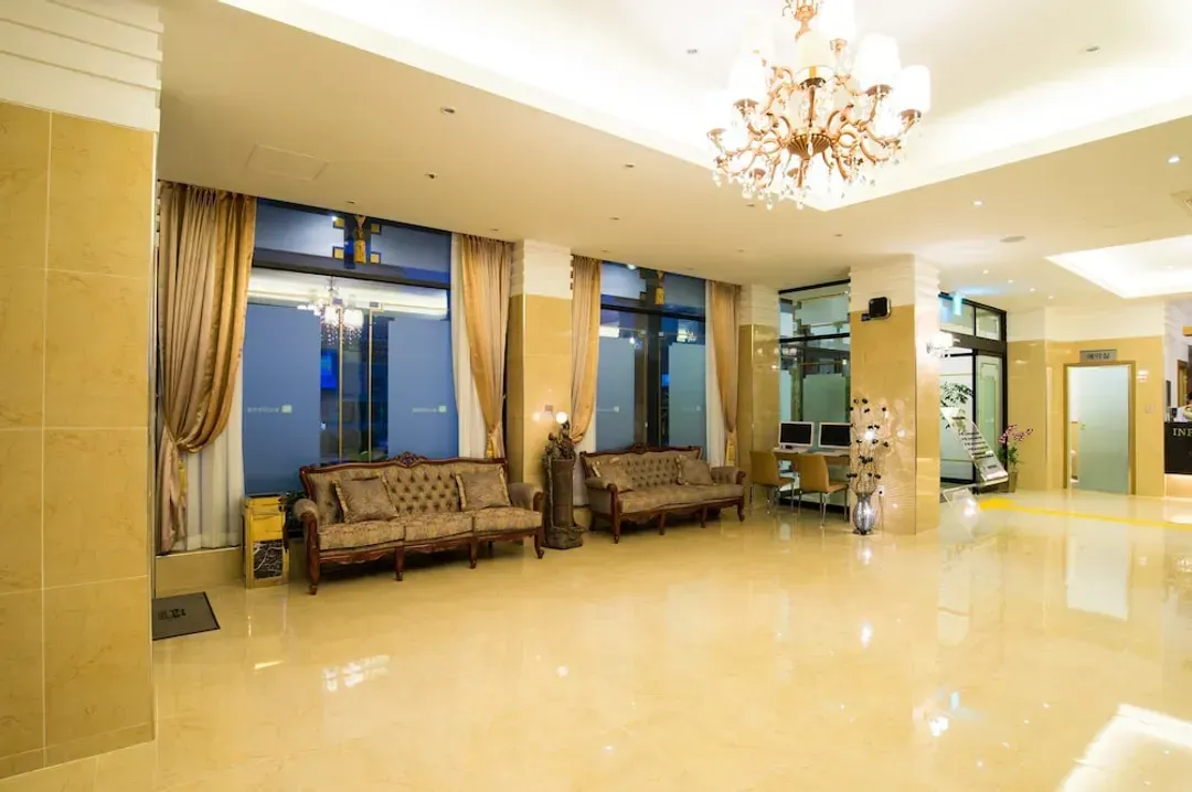 Lobby sitting area