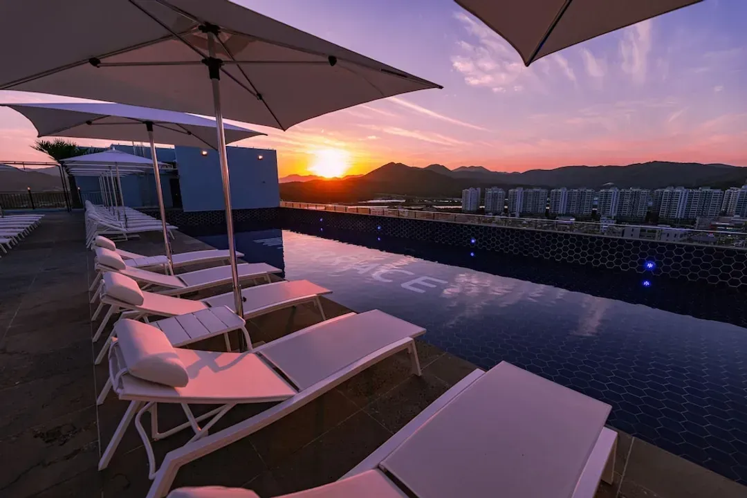 Rooftop pool