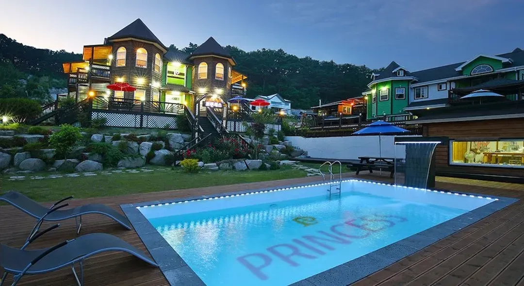 Front of property - evening/night