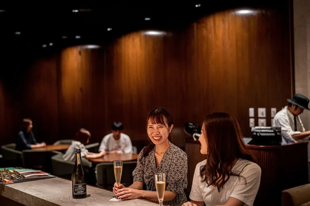 Lobby lounge