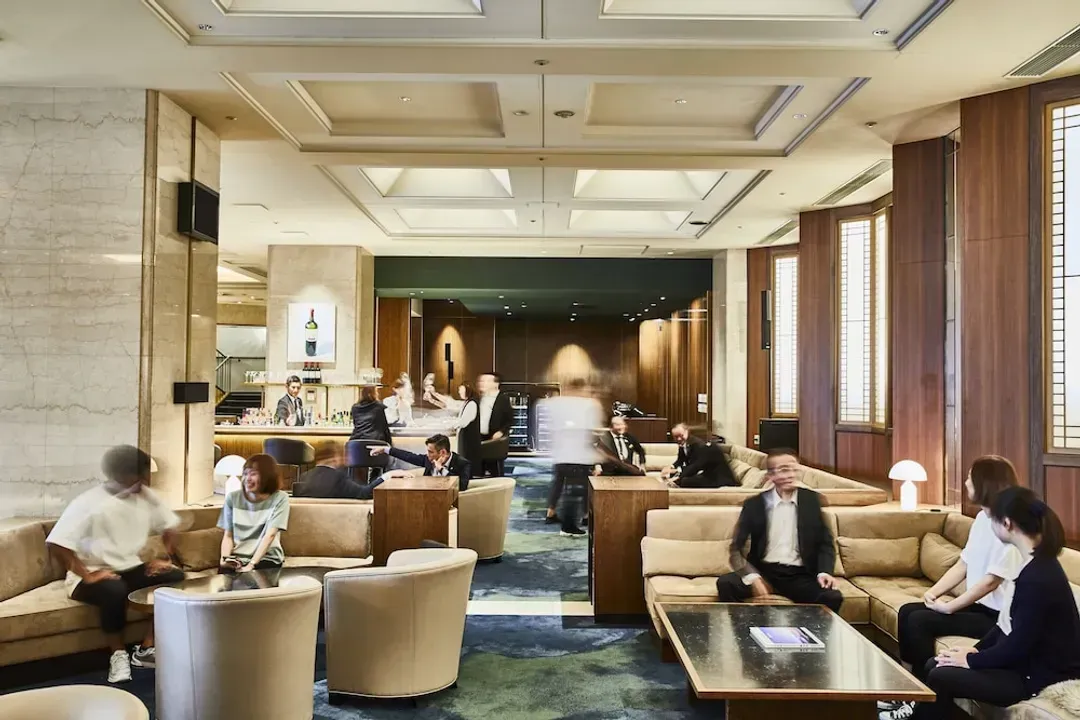 Lobby lounge