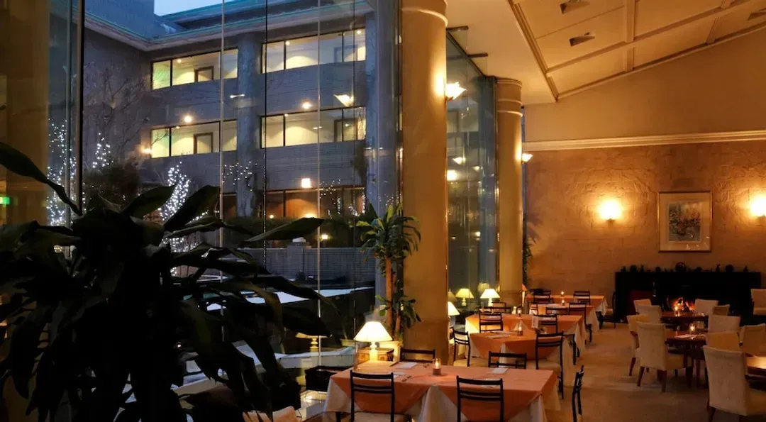 Lobby lounge
