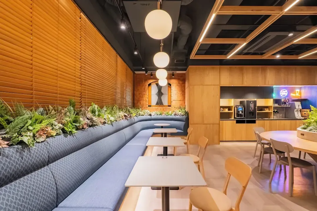 Lobby lounge