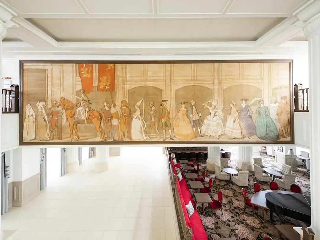 Lobby lounge