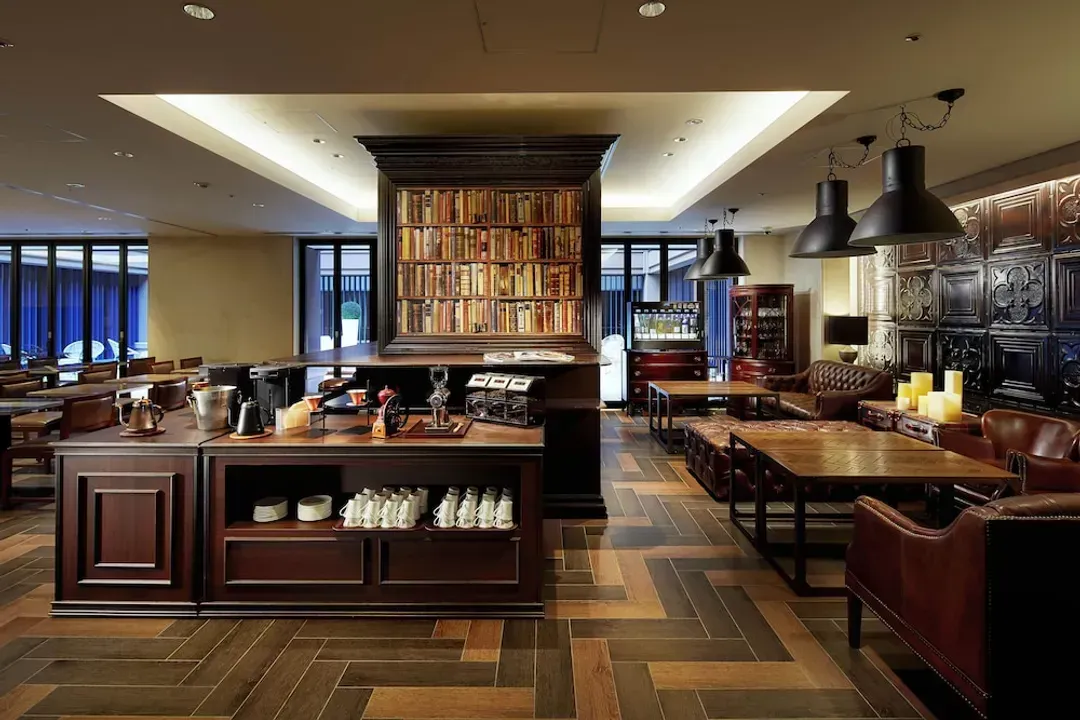 Lobby lounge