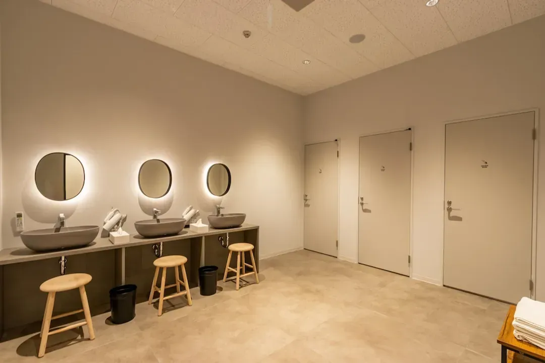 Bathroom shower