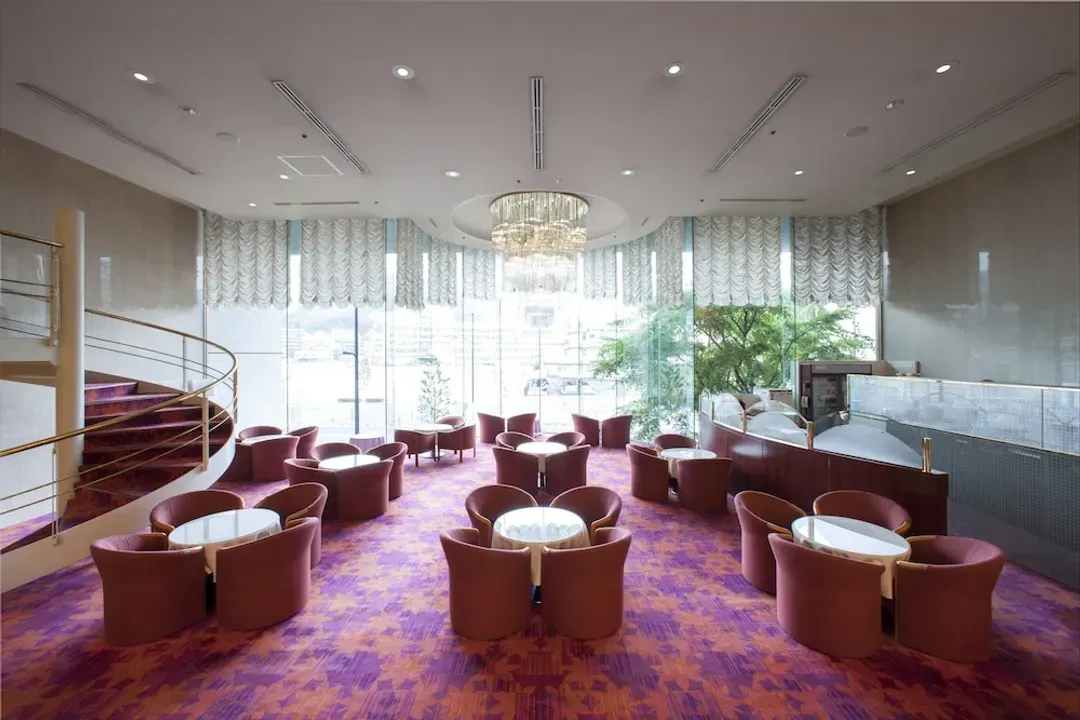 Lobby lounge