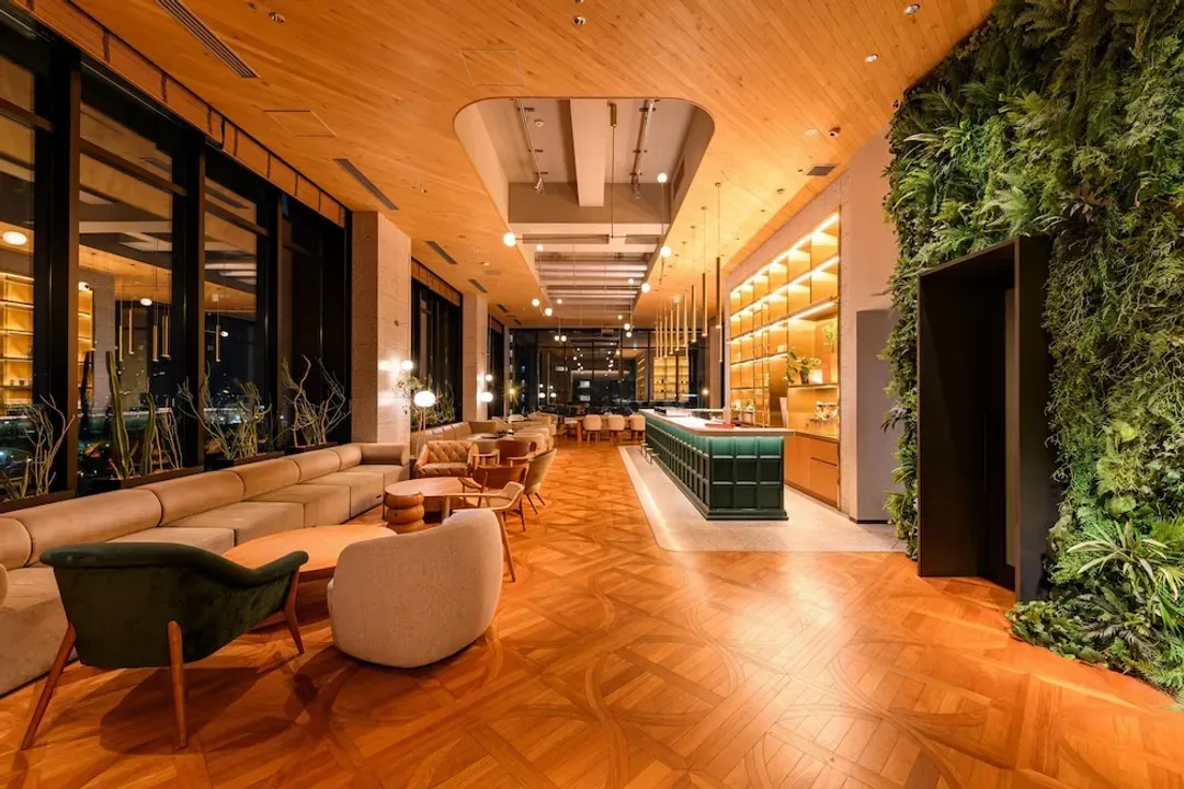 Lobby lounge