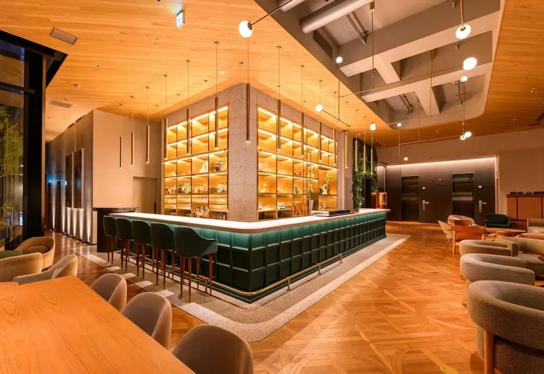 Lobby lounge