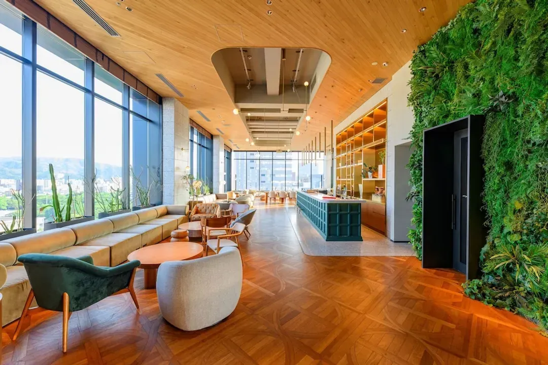 Lobby lounge