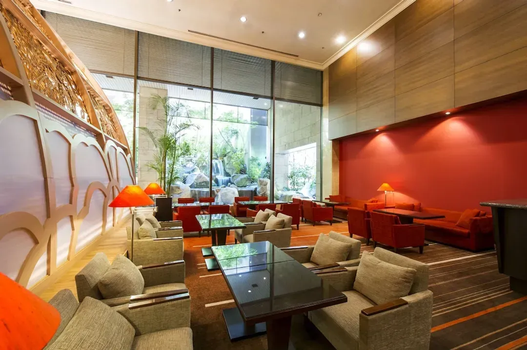 Lobby lounge