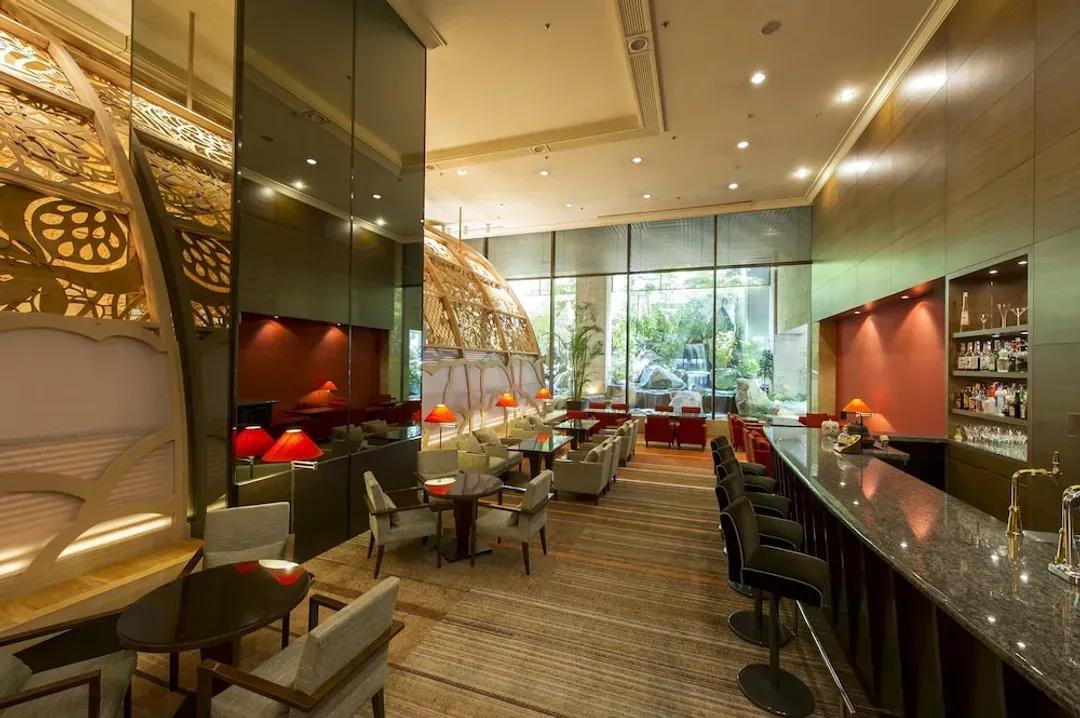 Lobby lounge