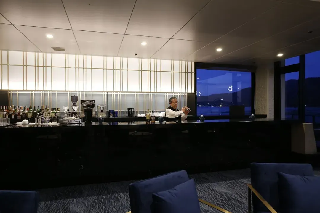 Lobby lounge