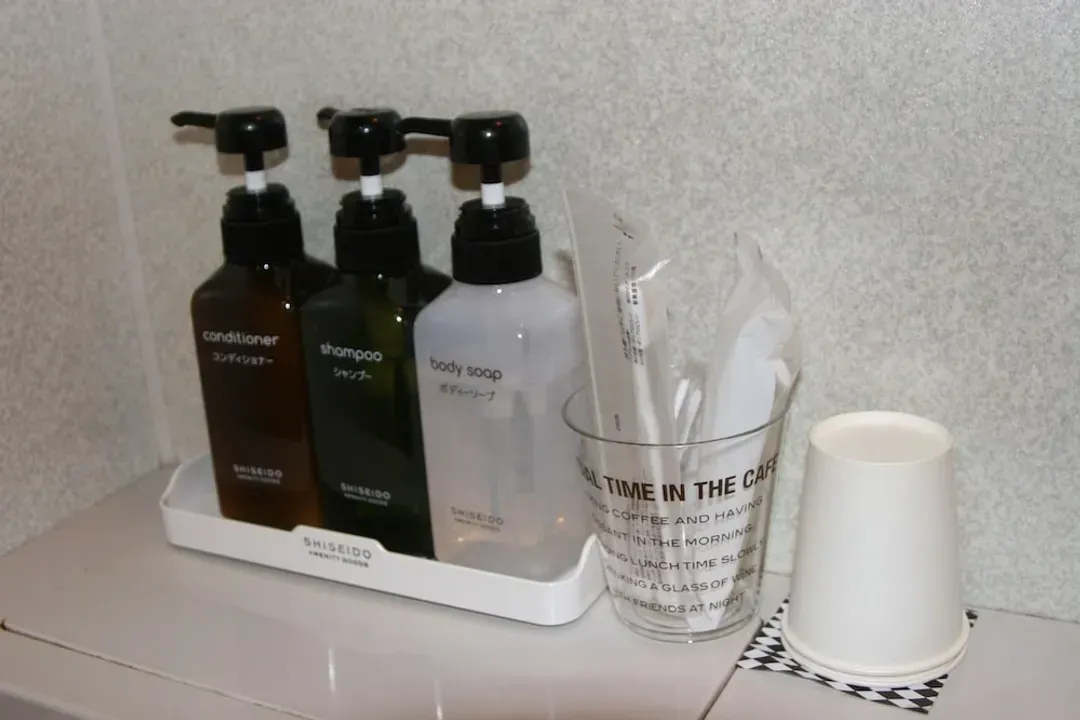Bathroom amenities