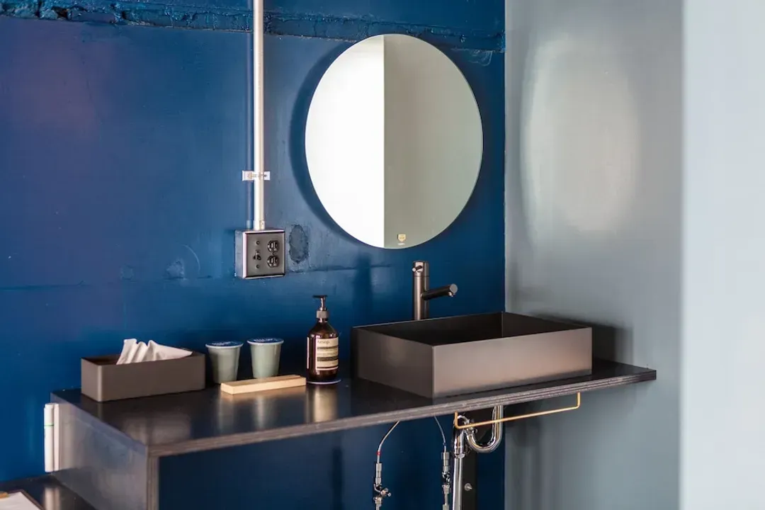 Bathroom sink