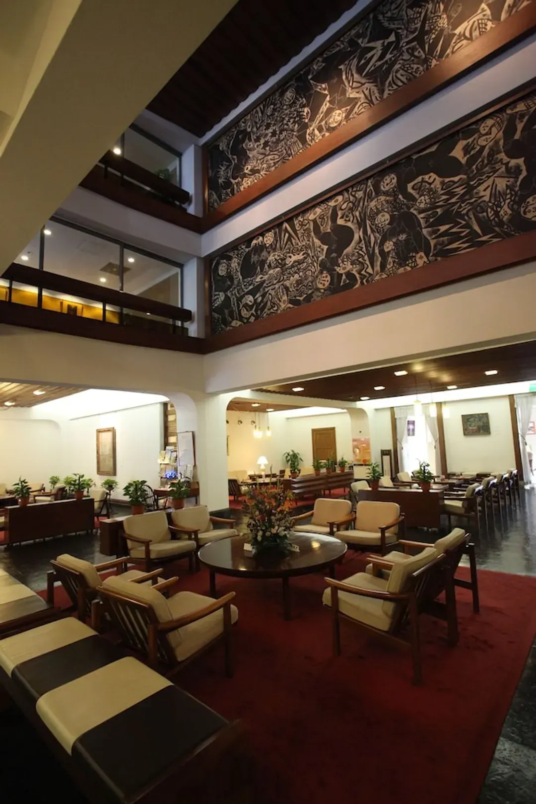 Lobby lounge