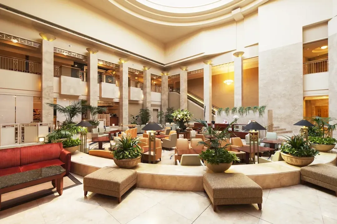 Lobby lounge
