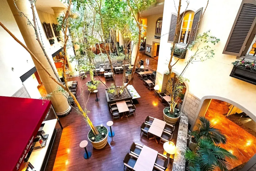 Lobby lounge