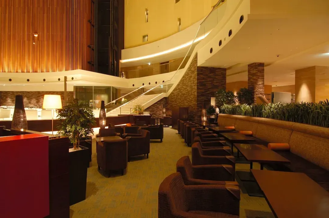 Lobby lounge