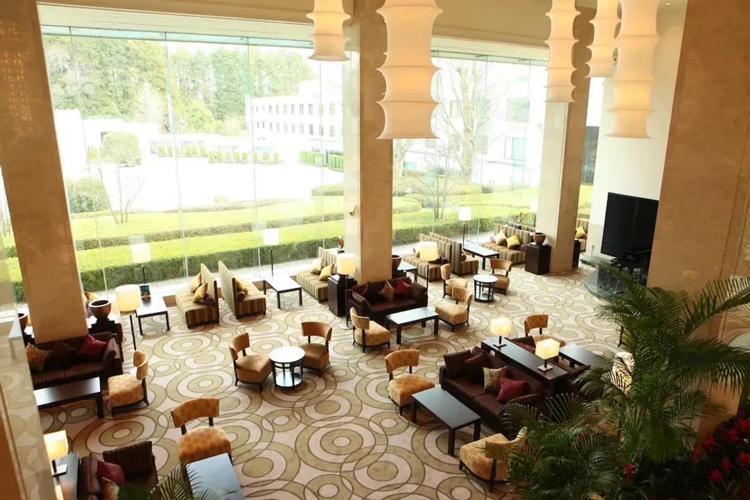 Lobby lounge