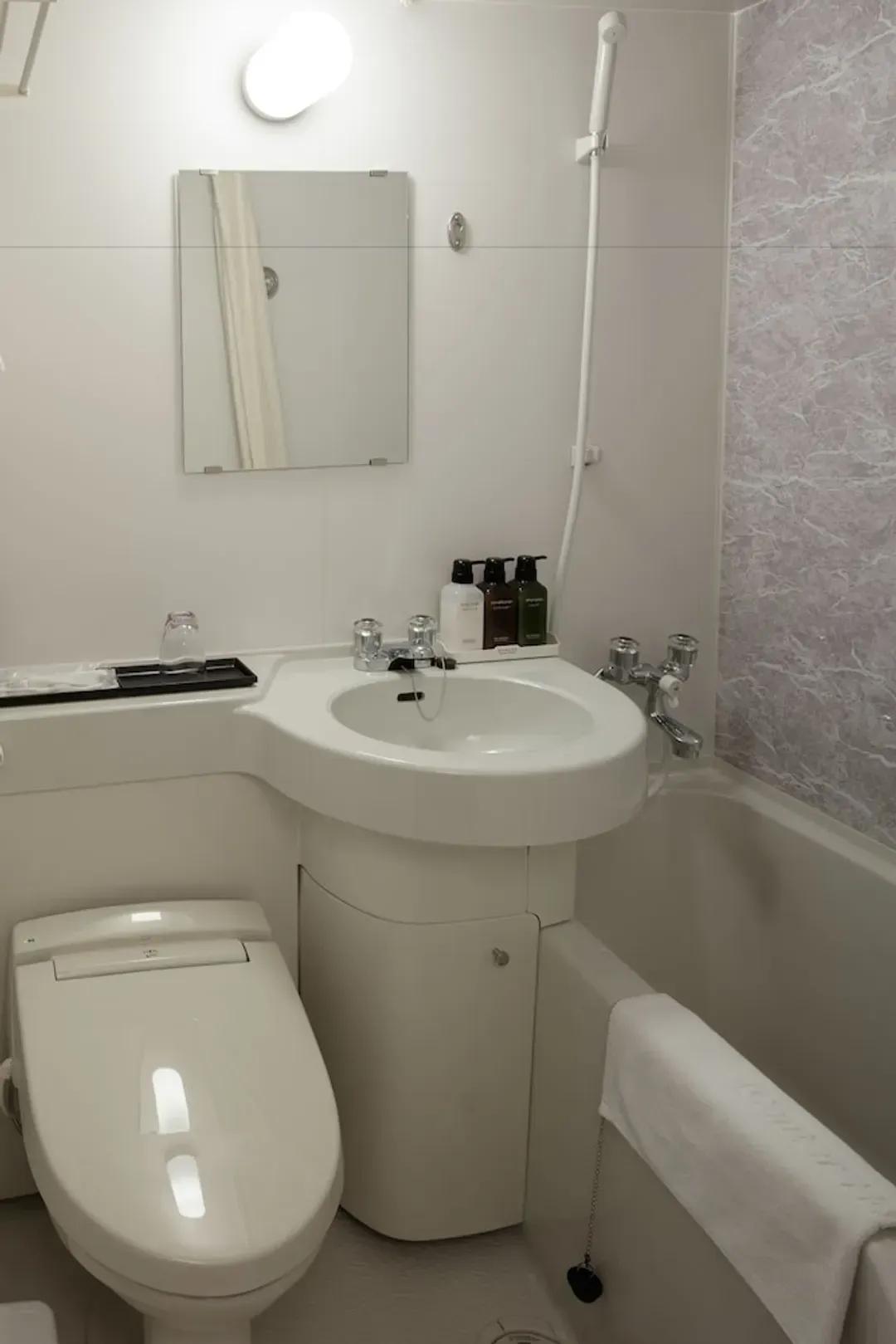 Bathroom amenities