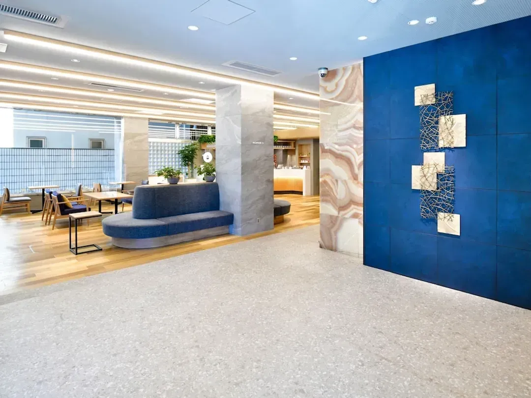 Lobby lounge