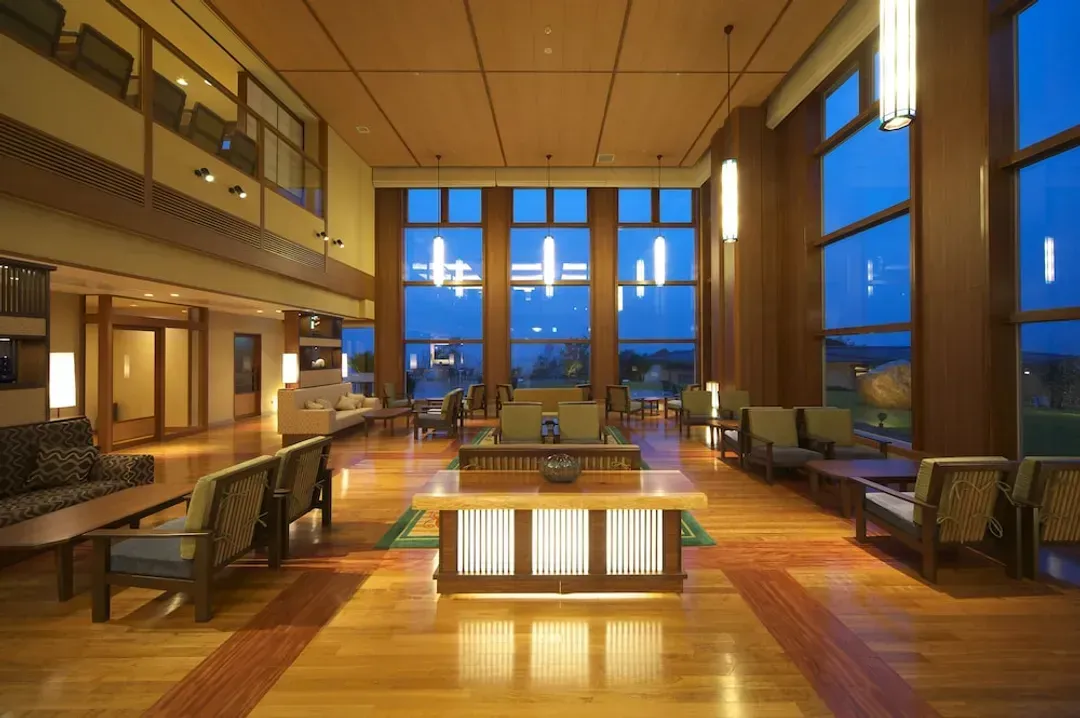 Lobby lounge