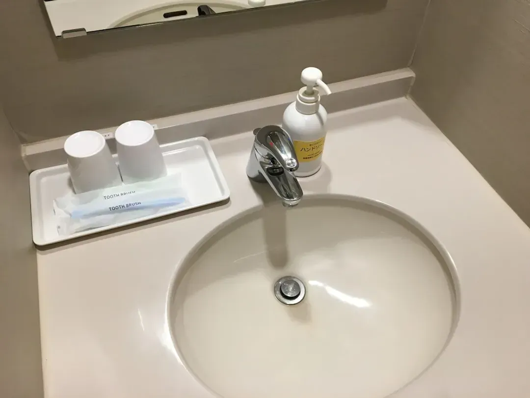 Bathroom sink
