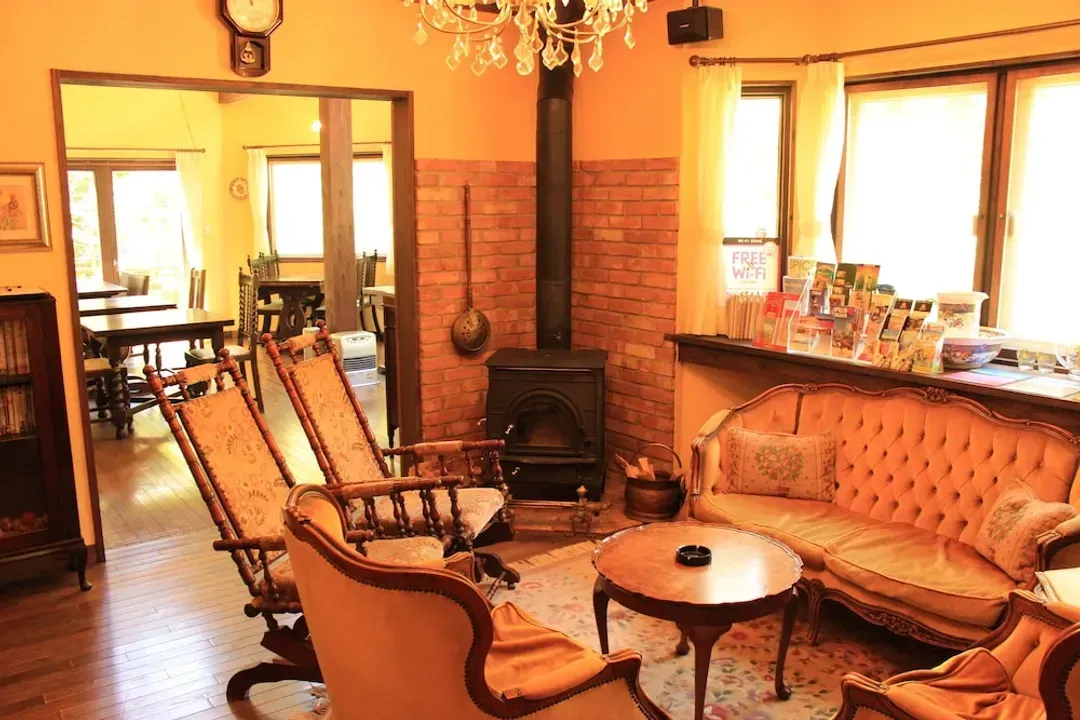 Lobby lounge