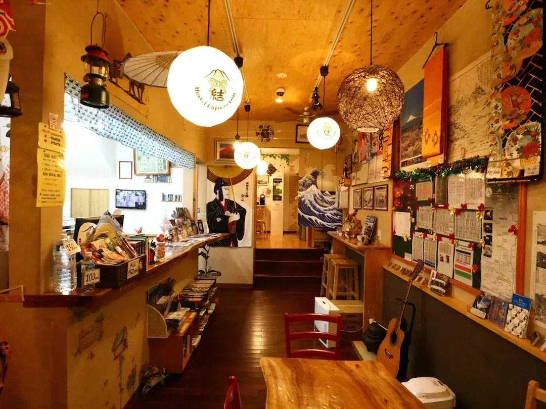 Lobby lounge