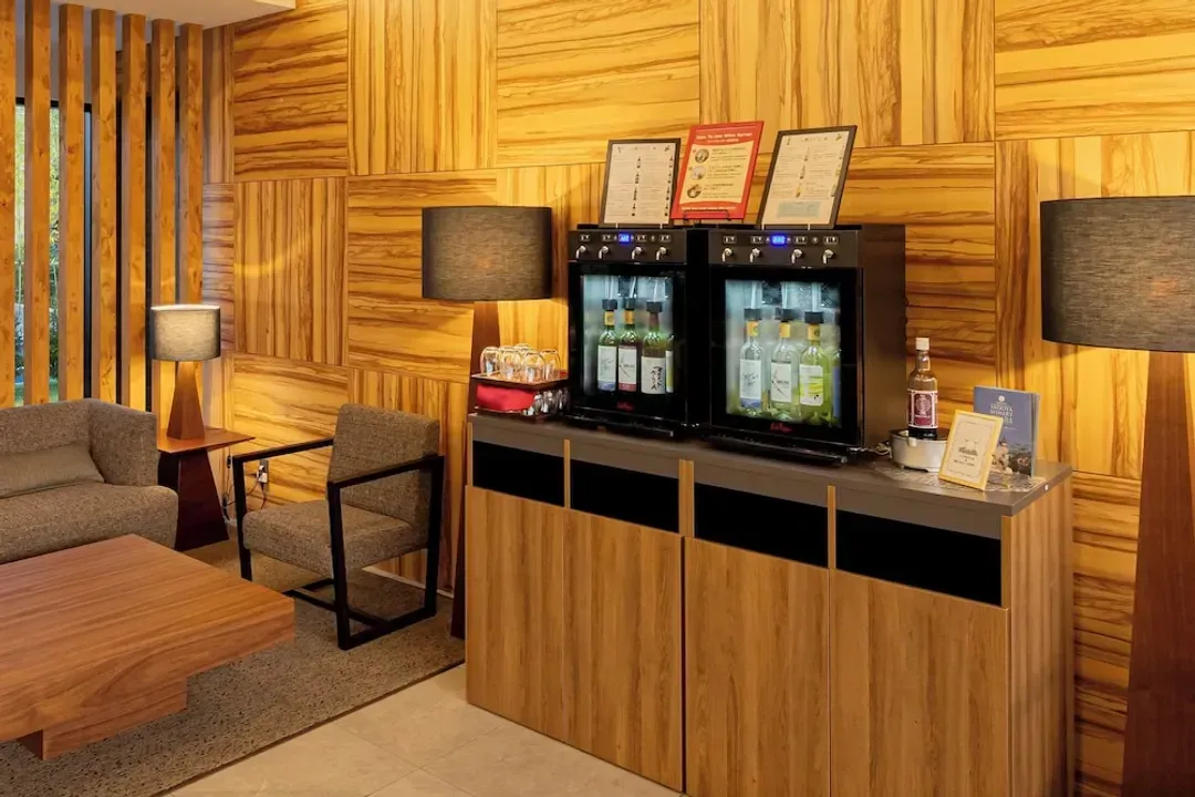 Lobby lounge