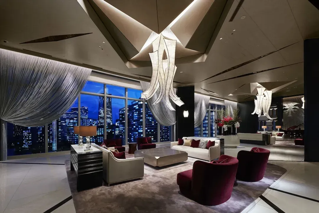 Lobby lounge